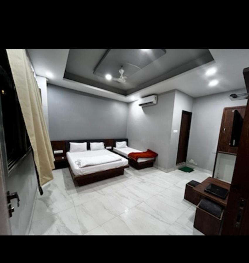 Hotel Shankar Ujjain Esterno foto