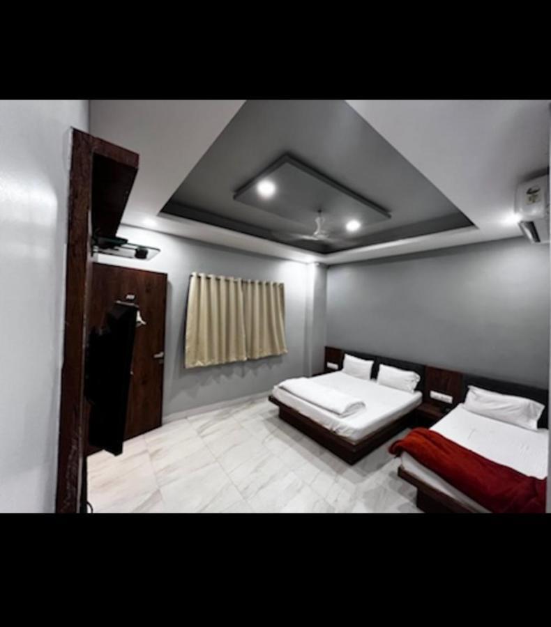 Hotel Shankar Ujjain Esterno foto