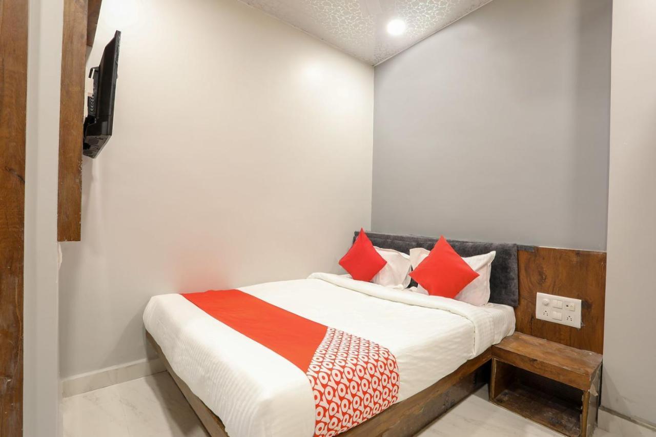 Hotel Shankar Ujjain Esterno foto
