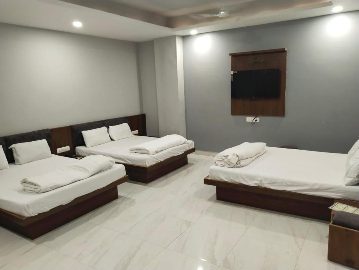 Hotel Shankar Ujjain Esterno foto