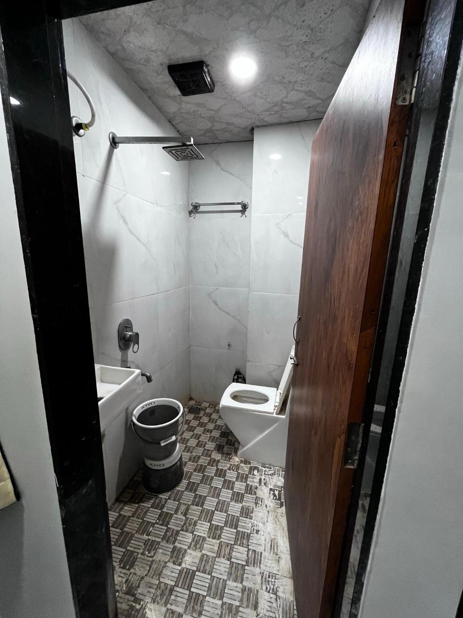 Hotel Shankar Ujjain Esterno foto
